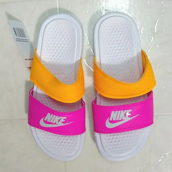 Nike Benassi Duo Ultra Slide Women's 'Metallic Summit White' - Picture 2 of 3